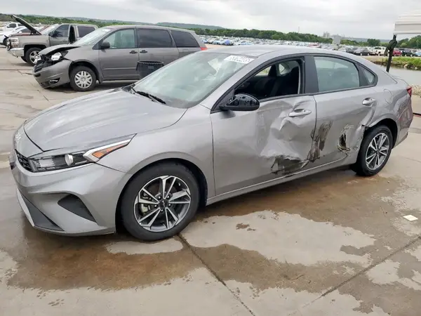 3KPF24AD4PE627413 2023 KIA FORTE - Image 1