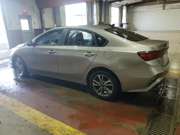 3KPF24AD4PE627427 2023 KIA FORTE - Image 2