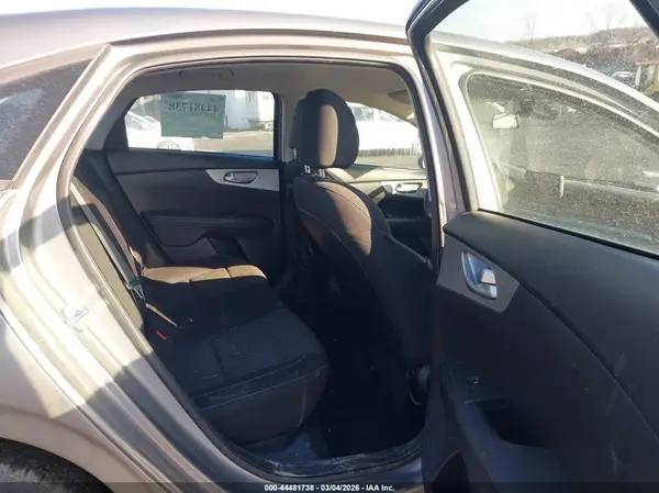 3KPF24AD4PE627458 2023 KIA FORTE - Image 8