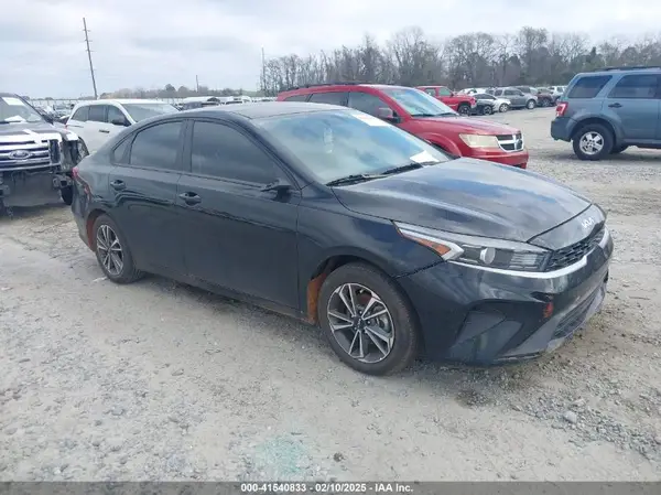 3KPF24AD4PE627976 2023 KIA FORTE - Image 1