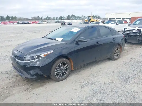 3KPF24AD4PE627976 2023 KIA FORTE - Image 2
