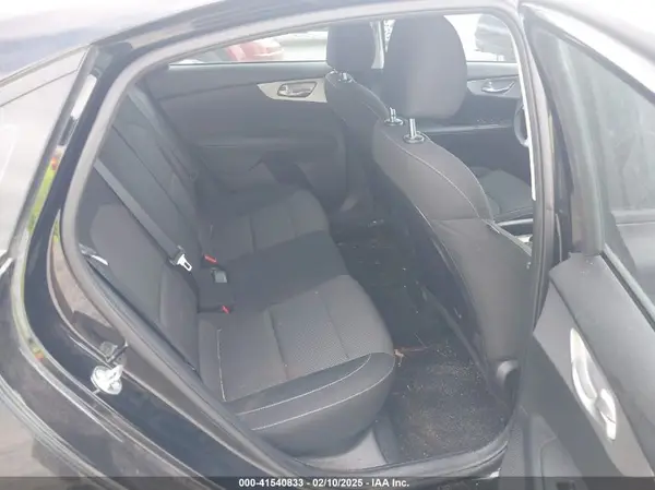 3KPF24AD4PE627976 2023 KIA FORTE - Image 8