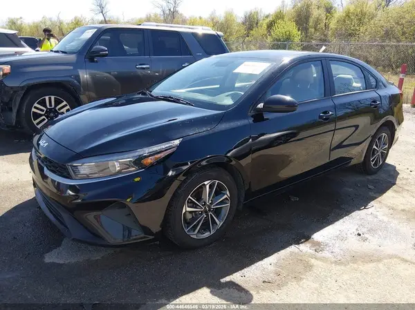3KPF24AD4PE628044 2023 KIA FORTE - Image 2