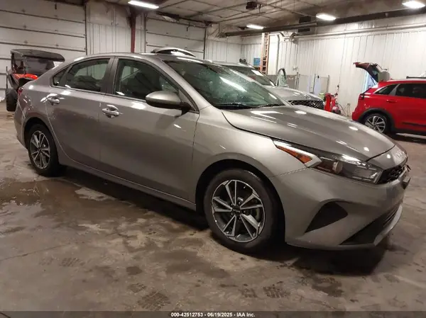3KPF24AD4PE628920 2023 KIA FORTE - Image 1