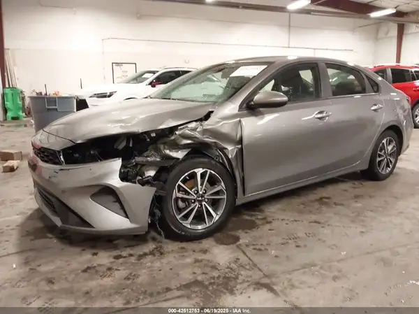 3KPF24AD4PE628920 2023 KIA FORTE - Image 2