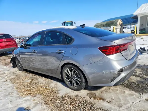 3KPF24AD4PE628948 2023 KIA FORTE - Image 2