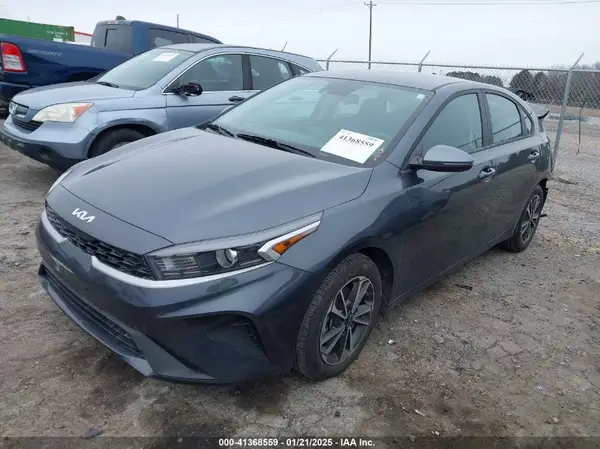 3KPF24AD4PE630568 2023 KIA FORTE - Image 2