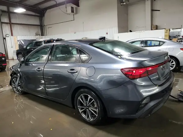 3KPF24AD4PE634488 2023 KIA FORTE - Image 2
