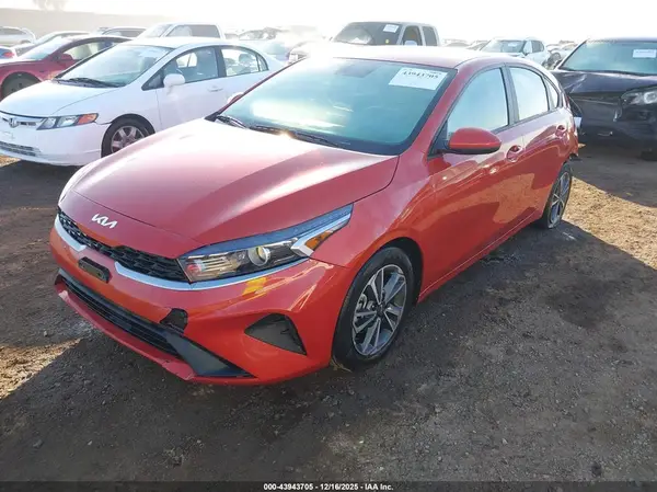 3KPF24AD4PE637195 2023 KIA FORTE - Image 2