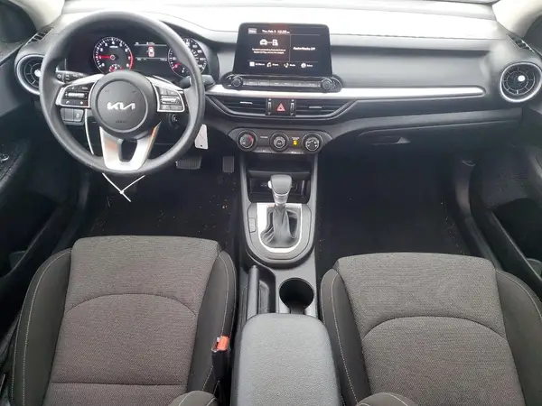 3KPF24AD4PE640985 2023 KIA FORTE - Image 8