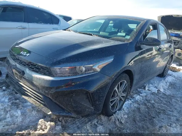 3KPF24AD4PE641876 2023 KIA FORTE - Image 2