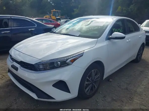 3KPF24AD4PE645247 2023 KIA FORTE - Image 2