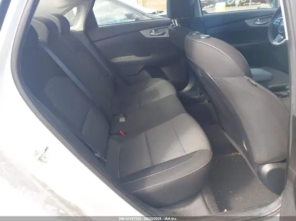 3KPF24AD4PE645247 2023 KIA FORTE - Image 8
