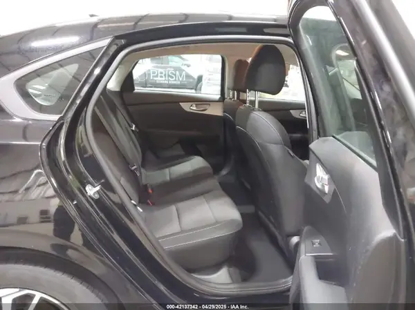 3KPF24AD4PE646186 2023 KIA FORTE - Image 8
