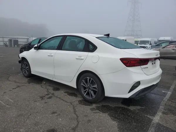 3KPF24AD4PE646267 2023 KIA FORTE - Image 2
