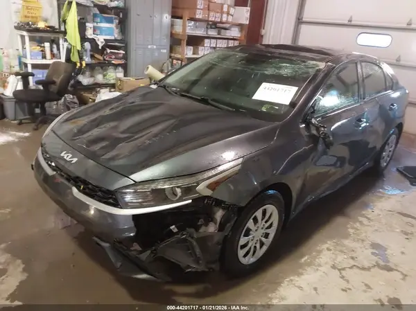 3KPF24AD4PE646737 2023 KIA FORTE - Image 2