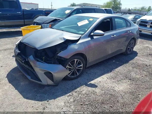 3KPF24AD4PE647659 2023 KIA FORTE - Image 2