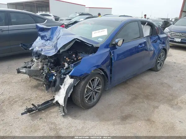 3KPF24AD4PE647970 2023 KIA FORTE - Image 2