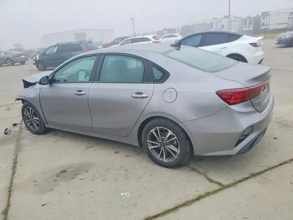 3KPF24AD4PE649492 2023 KIA FORTE - Image 2