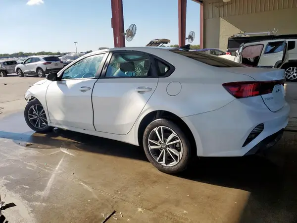 3KPF24AD4PE650240 2023 KIA FORTE - Image 2