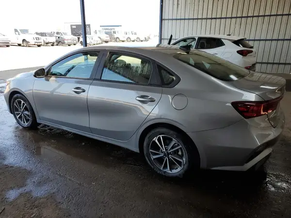 3KPF24AD4PE650688 2023 KIA FORTE - Image 2