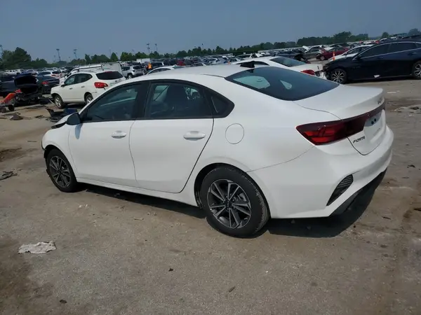 3KPF24AD4PE655826 2023 KIA FORTE - Image 2