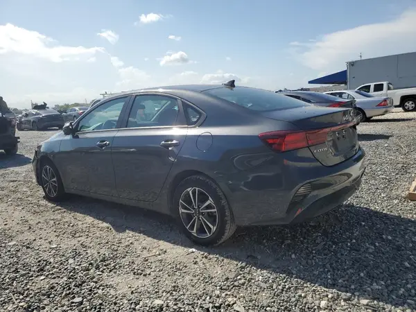 3KPF24AD4PE657527 2023 KIA FORTE - Image 2