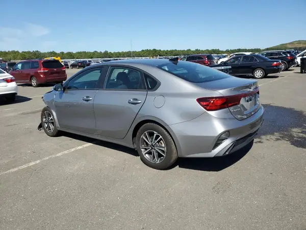 3KPF24AD4PE668964 2023 KIA FORTE - Image 2