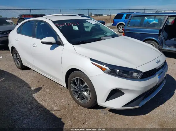 3KPF24AD4PE669189 2023 KIA FORTE - Image 1