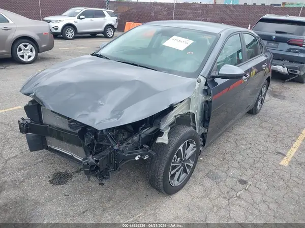 3KPF24AD4PE670892 2023 KIA FORTE - Image 2