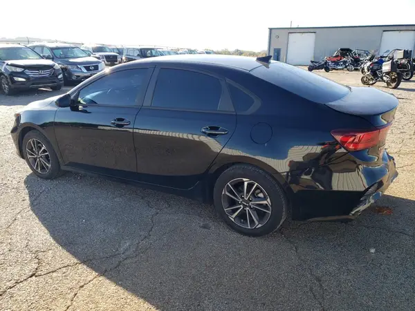 3KPF24AD4PE671606 2023 KIA FORTE - Image 2