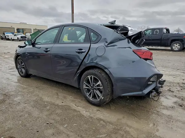 3KPF24AD4PE673789 2023 KIA FORTE - Image 2