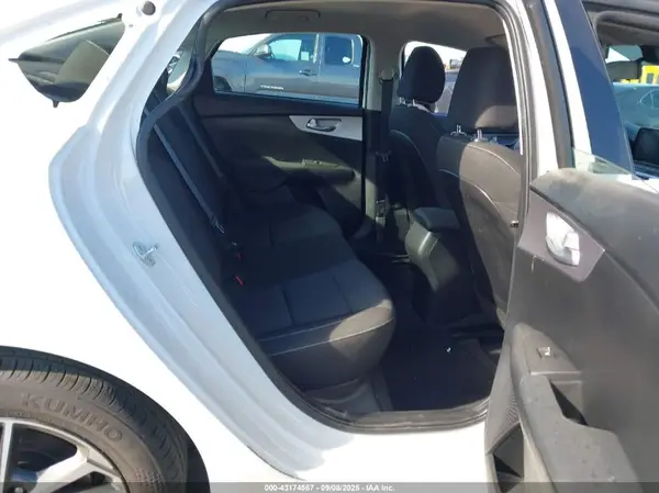 3KPF24AD4PE675719 2023 KIA FORTE - Image 8