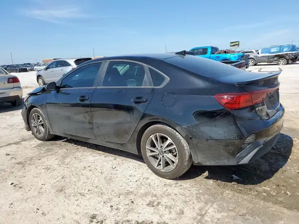3KPF24AD4PE676742 2023 KIA FORTE - Image 2