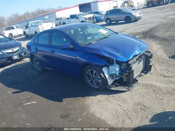 3KPF24AD4PE676904 2023 KIA FORTE - Image 1