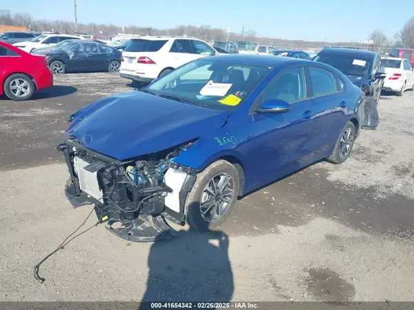 3KPF24AD4PE676904 2023 KIA FORTE - Image 2