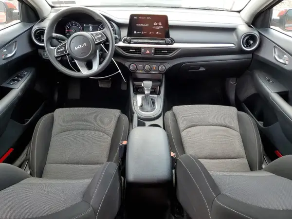 3KPF24AD4PE678734 2023 KIA FORTE - Image 8