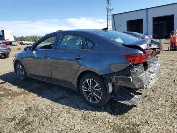 3KPF24AD4PE678832 2023 KIA FORTE - Image 2