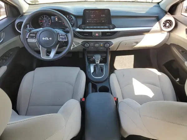 3KPF24AD4PE678832 2023 KIA FORTE - Image 8