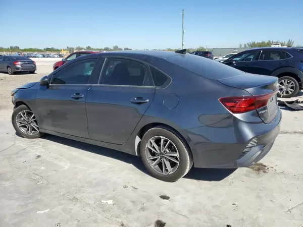 3KPF24AD4PE680225 2023 KIA FORTE - Image 2