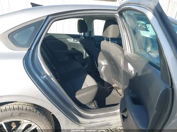 3KPF24AD4PE683139 2023 KIA FORTE - Image 8