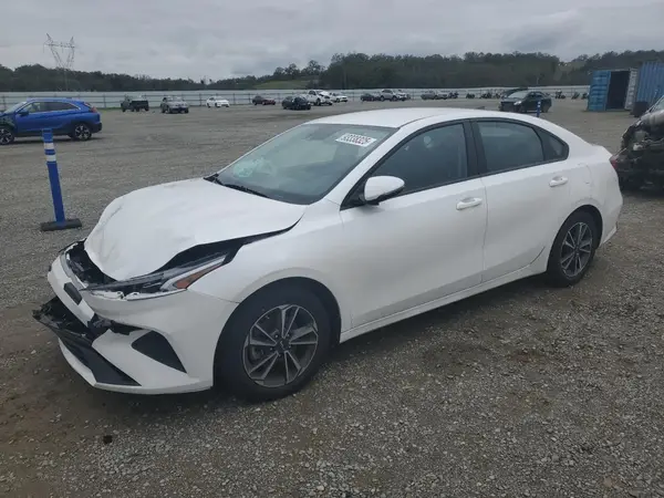 3KPF24AD4PE683402 2023 KIA FORTE - Image 1
