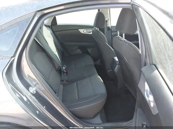 3KPF24AD4PE683514 2023 KIA FORTE - Image 8