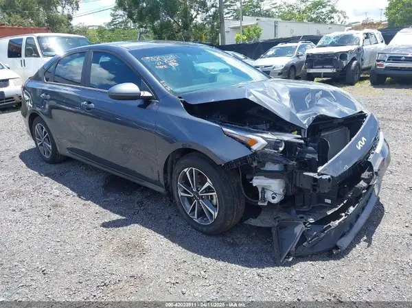 3KPF24AD4PE683545 2023 KIA FORTE - Image 1