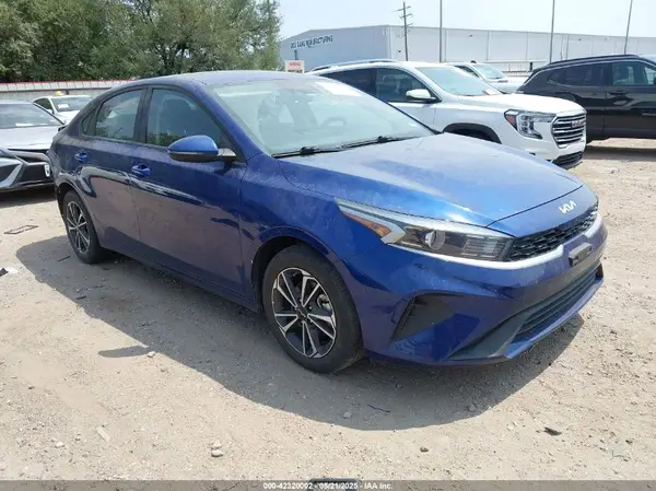 3KPF24AD4PE683562 2023 KIA FORTE - Image 1