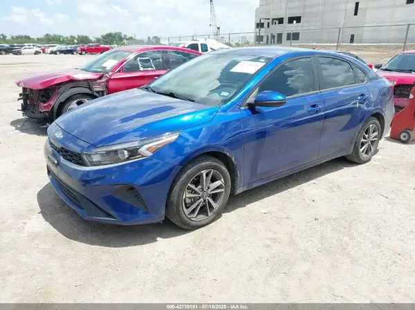 3KPF24AD4PE683738 2023 KIA FORTE - Image 2