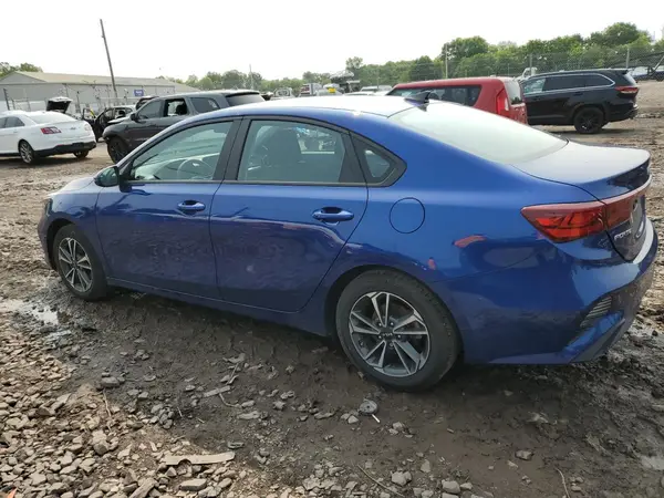 3KPF24AD4PE685456 2023 KIA FORTE - Image 2