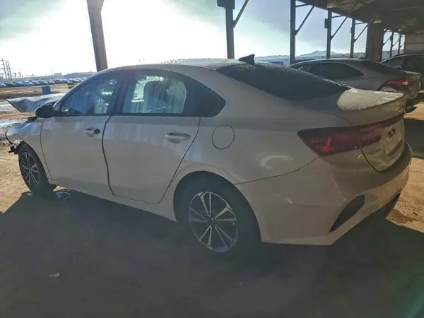 3KPF24AD4PE685568 2023 KIA FORTE - Image 2
