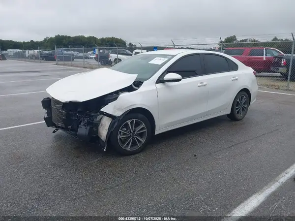 3KPF24AD4PE685716 2023 KIA FORTE - Image 2