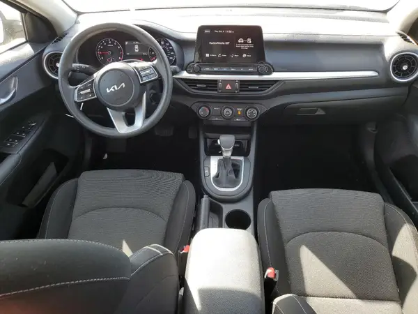 3KPF24AD4PE687028 2023 KIA FORTE - Image 8